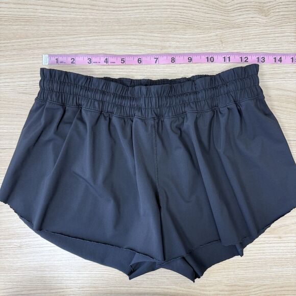 Lululemon Surf Shorts Women's Size 6 Black 2.5" Inseam Scalloped Edge Cheeky - Picture 7 of 9